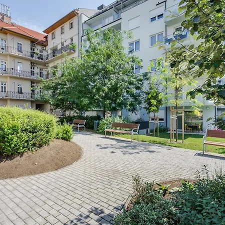 Bpr Galactic Empire With Balcony * Budapeszt