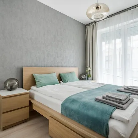 Bpr Galactic Empire With Balcony Budapeszt